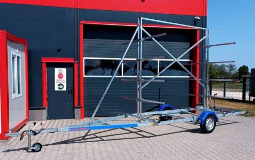 Trailer hajószállító Alfa 750 kg + 8-askenu/kajakszállító szett egyenes karokkal